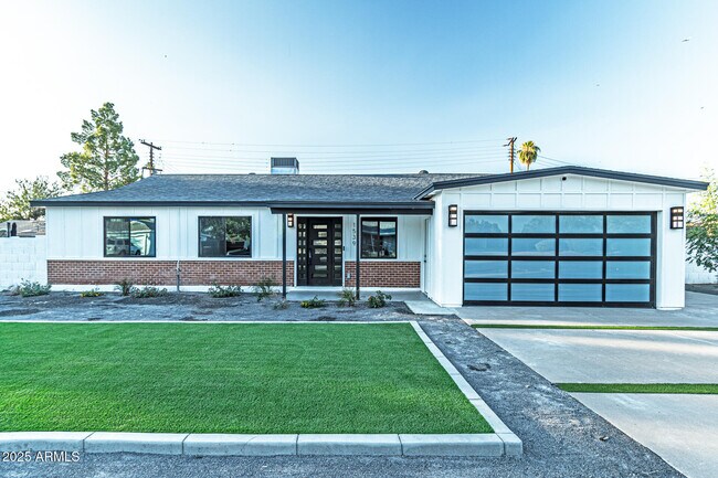 Foto del edificio - 1539 W Puget Ave
