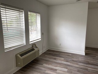 Foto del edificio - 630 Brevard Ave