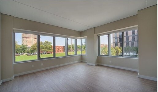 Building Photo - 275 Third St