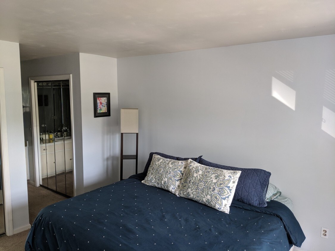 246 Hillsboro Pl Unit 246, Nashville, TN 37215 Condo for Rent in