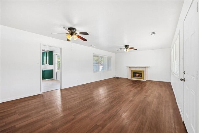 Foto del edificio - 3333 Alta Arden Expy