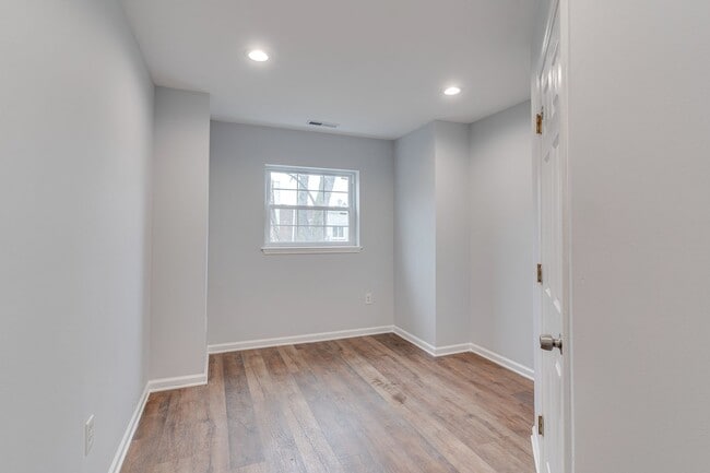 Photo - Newly Renovated Temple Apartment