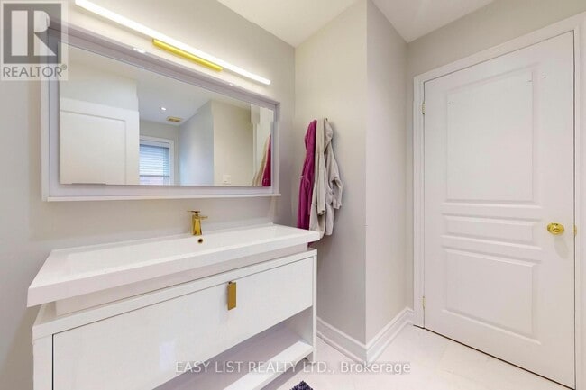 Building Photo - 6 Kingshill Rd