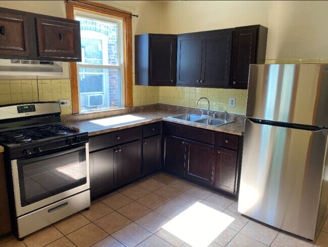 Photo - 5939 S Maplewood Ave Apartment