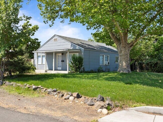 Building Photo - 1617 Mahan Ave