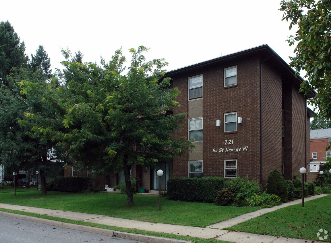 Primary Photo - 221 S St George St