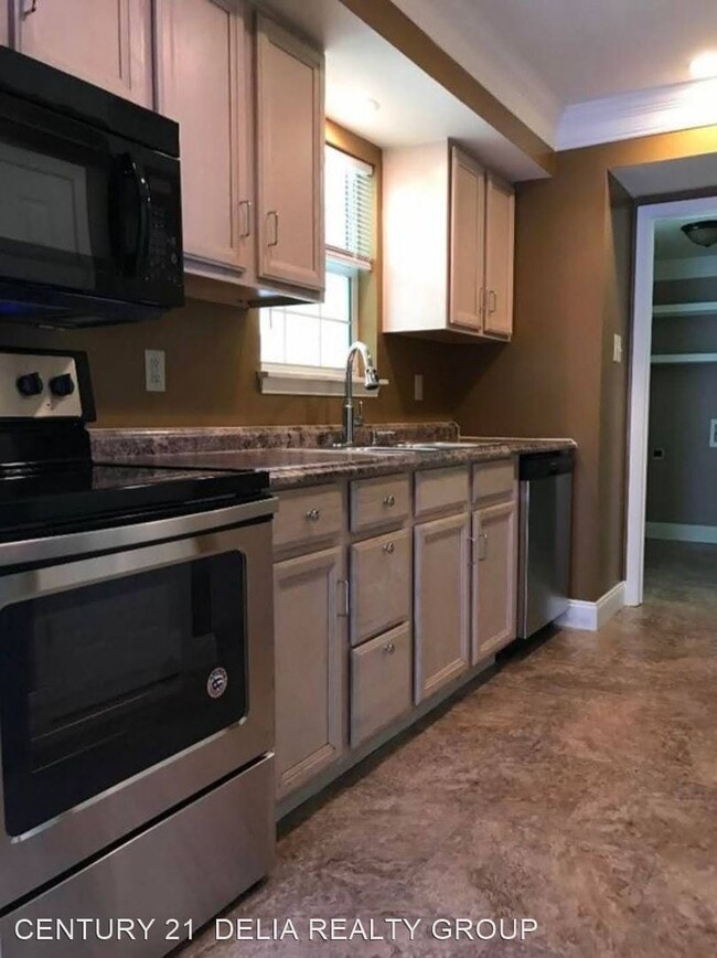 Building Photo - 3 br, 3 bath House - 345 Tony Carter Rd.