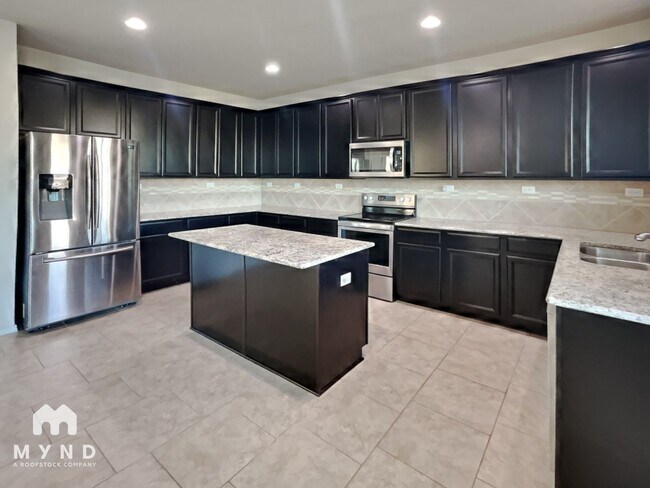 Building Photo - 9919 Silver Spoon