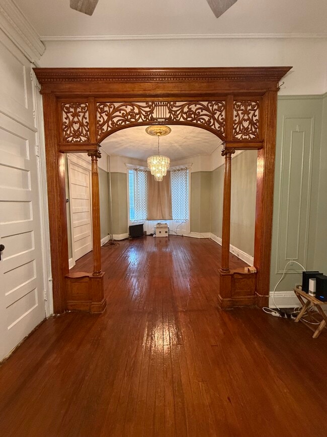 Building Photo - 650 54th St