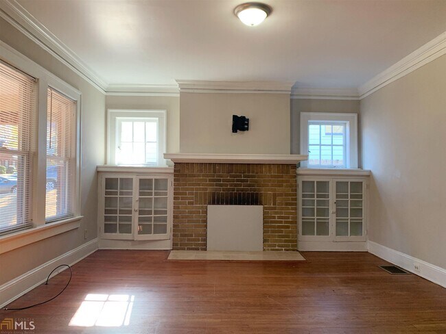 Building Photo - 379 Altoona Pl SW