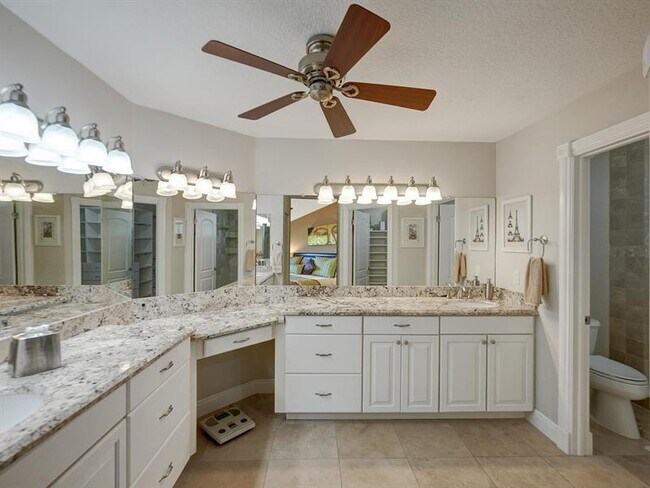 Foto del edificio - 9113 Vineyard Lake Dr