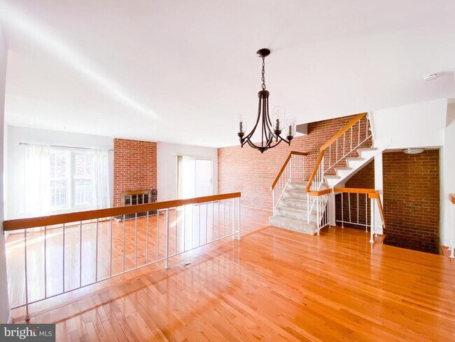 Building Photo - 2859 Sutton Oaks Ln