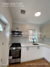 Building Photo - 286 Hawthorne Ave