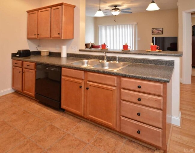 Building Photo - 623 Wyndhurst Dr