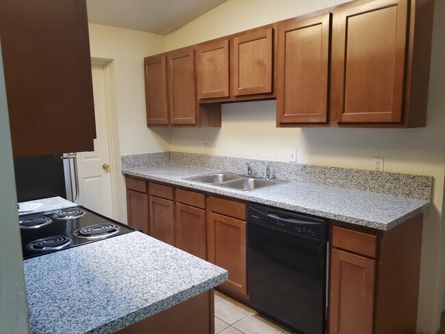 Foto del edificio - 1433 E Elm St