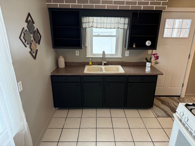 Foto del edificio - Affordable 2-Bedroom Gem in Flint – Detach...