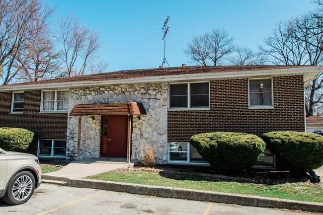 Building Photo - 5629 Massachusetts St