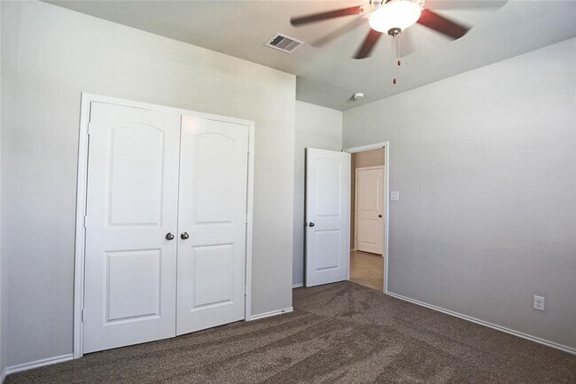 Building Photo - 23727 San Barria Dr