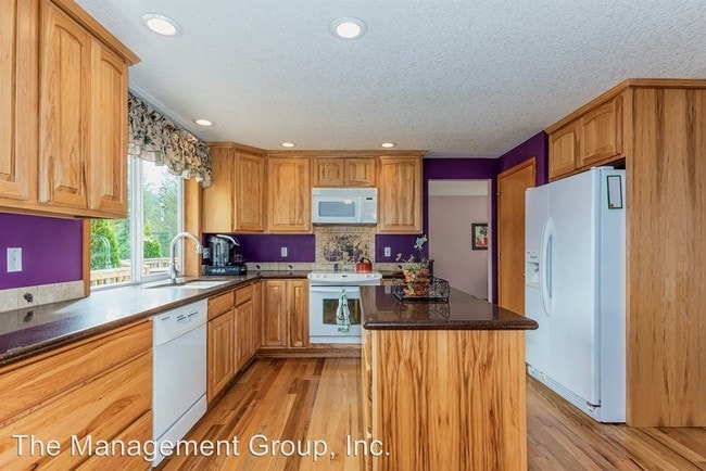 Building Photo - 301 NE 408th Ct