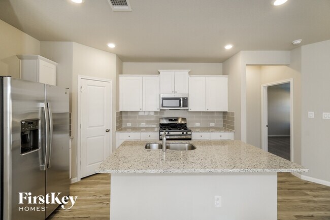 Foto del edificio - 6627 Hatchery Way