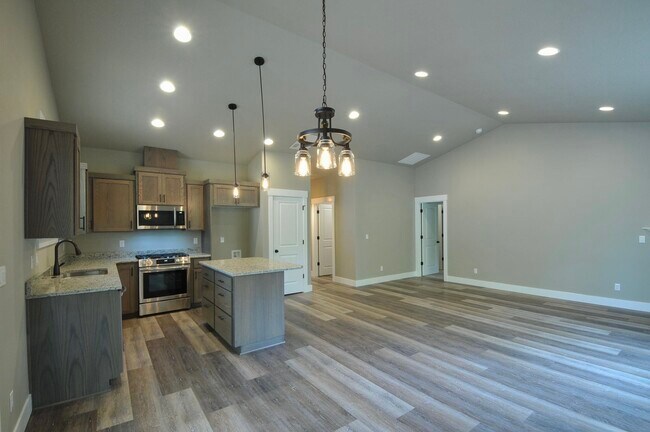 Foto del edificio - 253-255 NW Douglas St