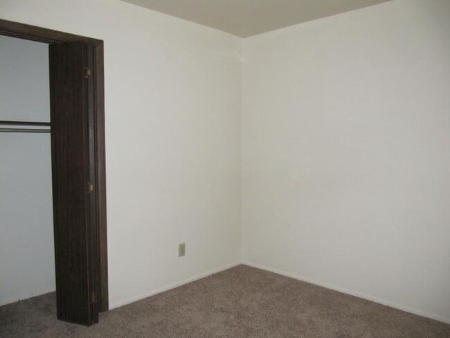 Building Photo - 4085 Old Rte 8