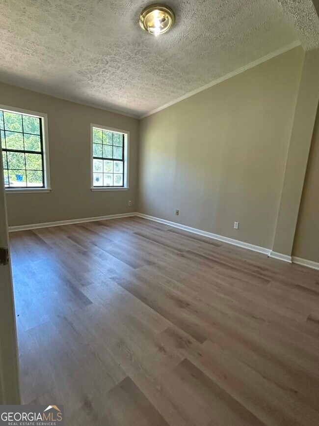 Foto del edificio - 4704 High Oak Dr