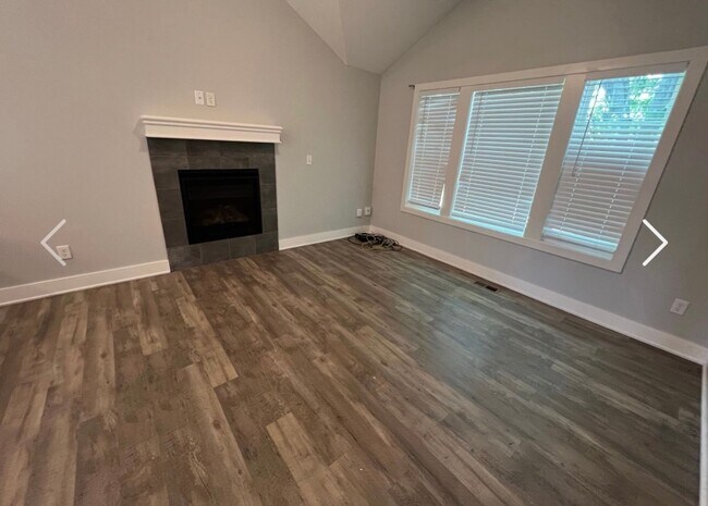 Building Photo - COMING SOON! Beautiful Home in Raytown!