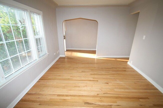 Building Photo - 7326 Triplex