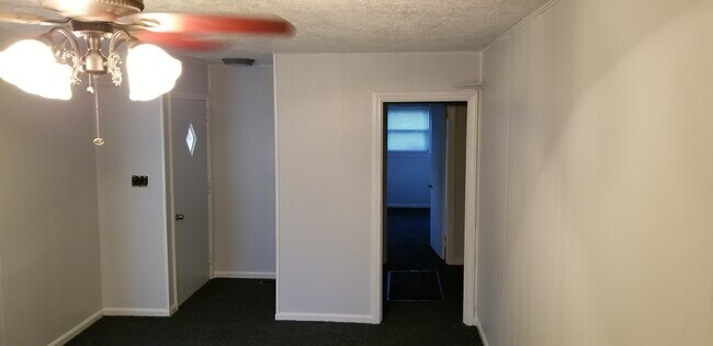 Building Photo - 134 Belair Rd