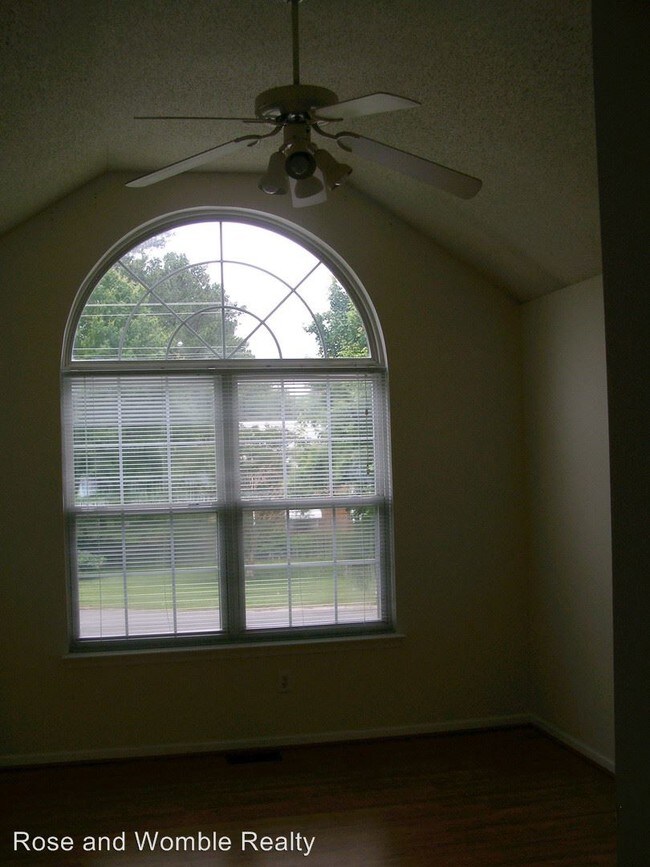 Building Photo - 996 Baker Rd