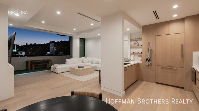 Building Photo - 1155 N La Cienega Blvd