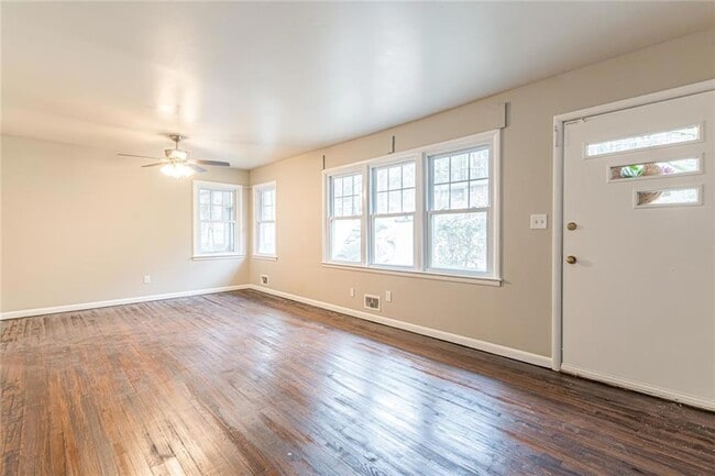 Building Photo - 149 Meadow Park Ln SW