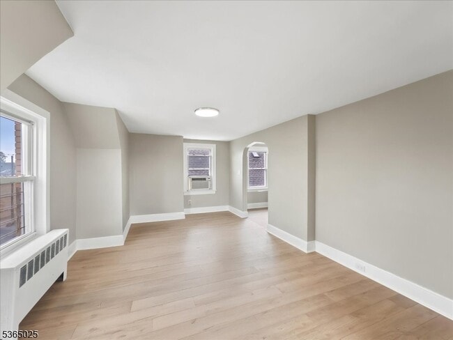 Building Photo - 109 Division Ave