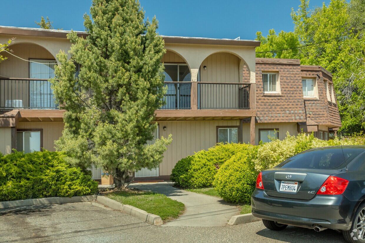 Building Photo - 130 Dolores Dr