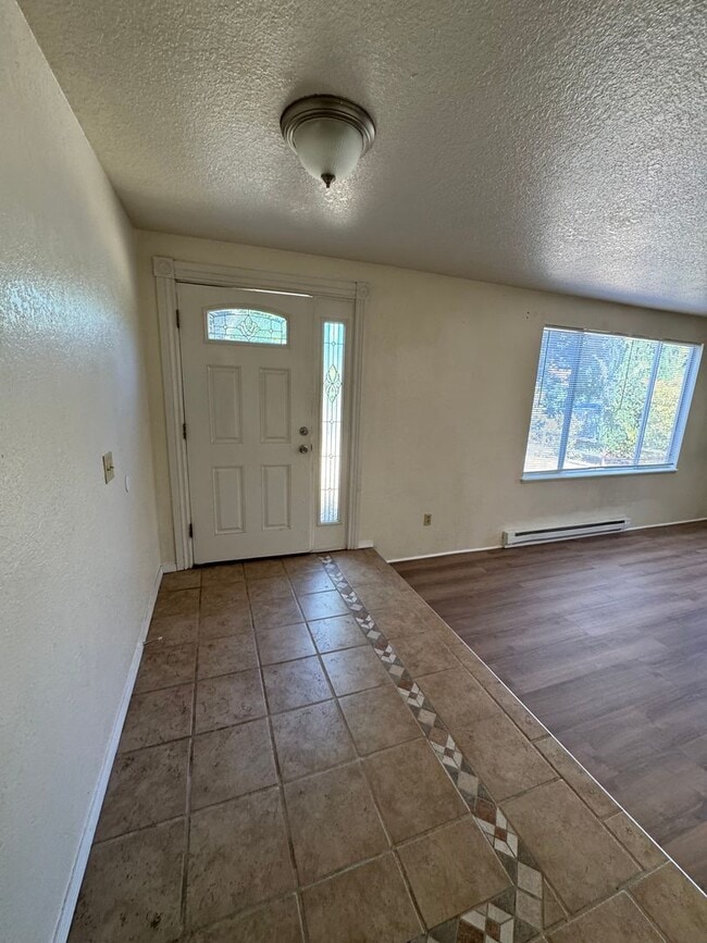 Building Photo - 3863 Bourne St