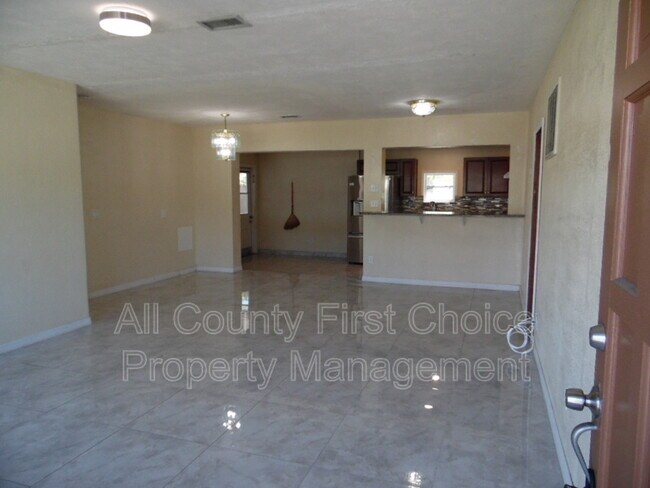 Building Photo - 6160 41st Ave N