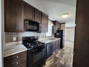 Building Photo - 256 Spruce