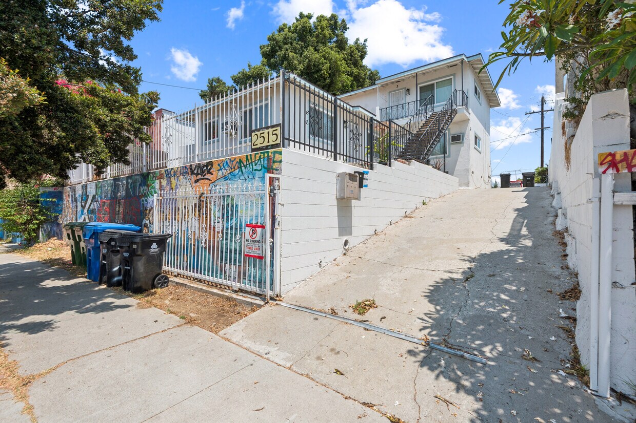 Foto principal - 2515 Wabash Ave