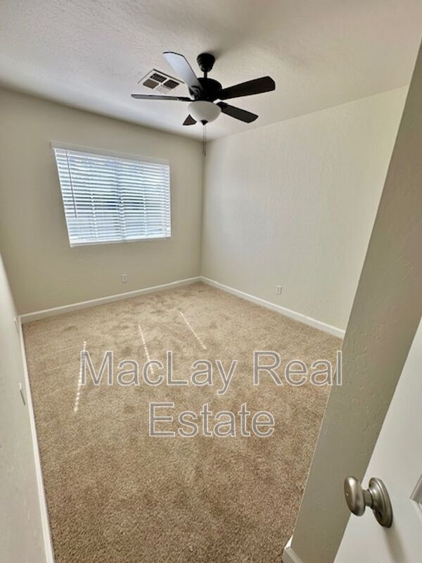 Building Photo - 1704 S 39th St