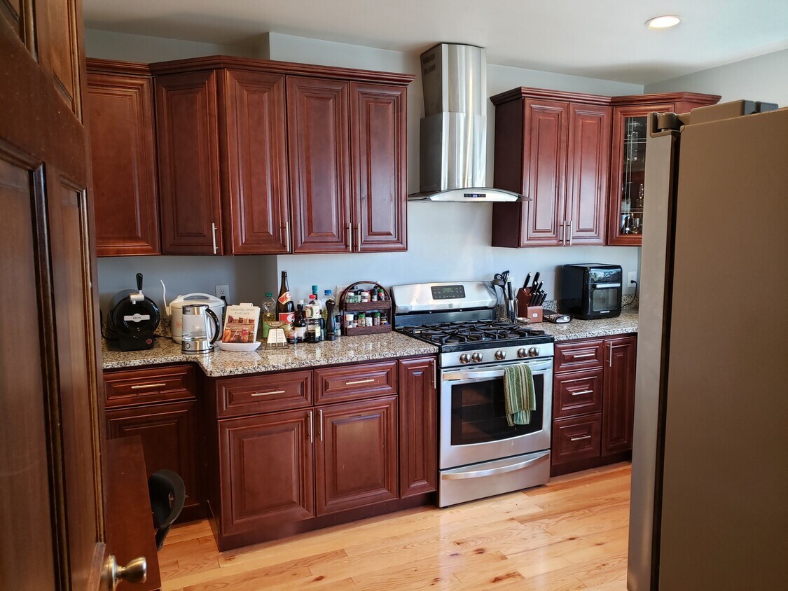 28 Cushing St, Medford, MA 02155 Apartments in Medford, MA