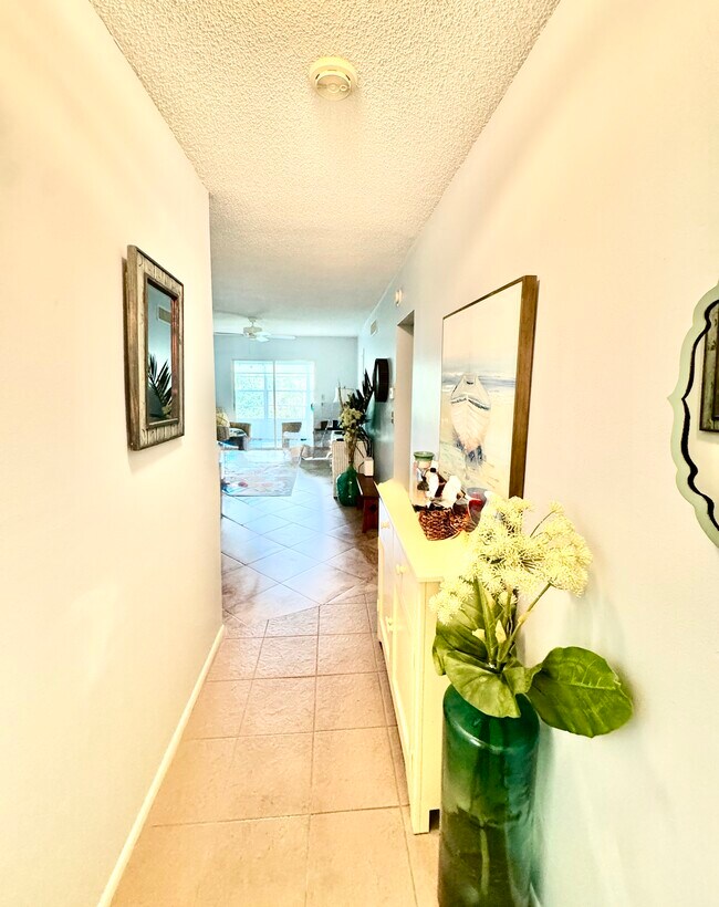 Foto del edificio - 1100 Ponce de Leon Cir