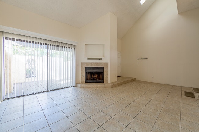 Building Photo - 5467 E Centralia St