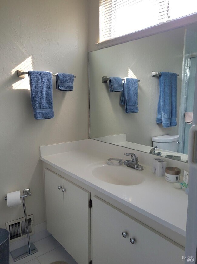 Foto del edificio - 123 Old Oak Ln