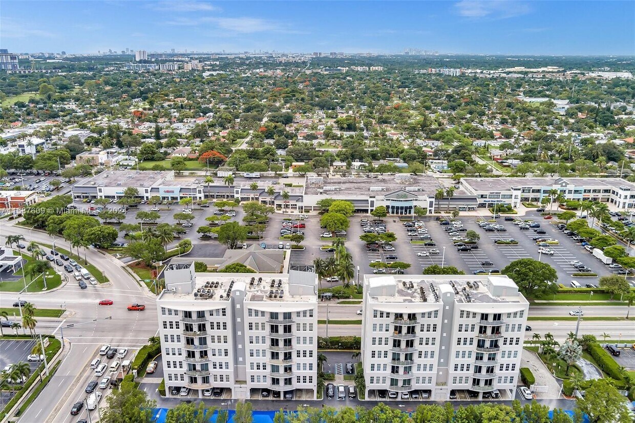 Foto principal - 1791 NE Miami Gardens Dr