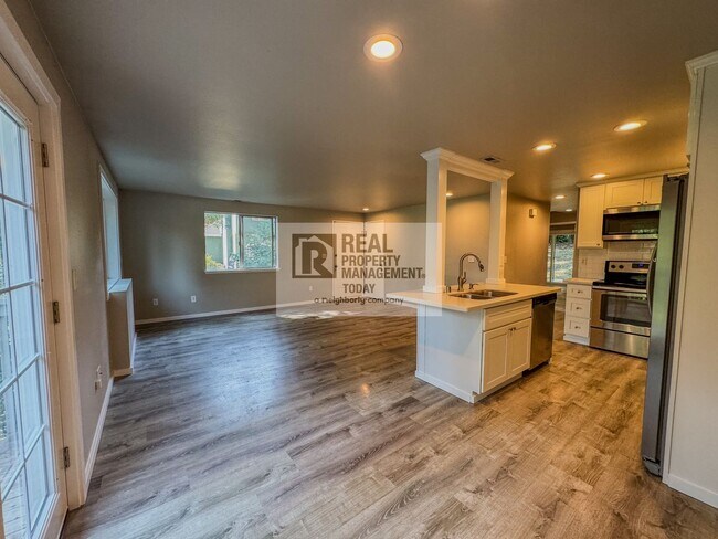 Building Photo - 2 Bedroom Duplex in Gig Harbor!