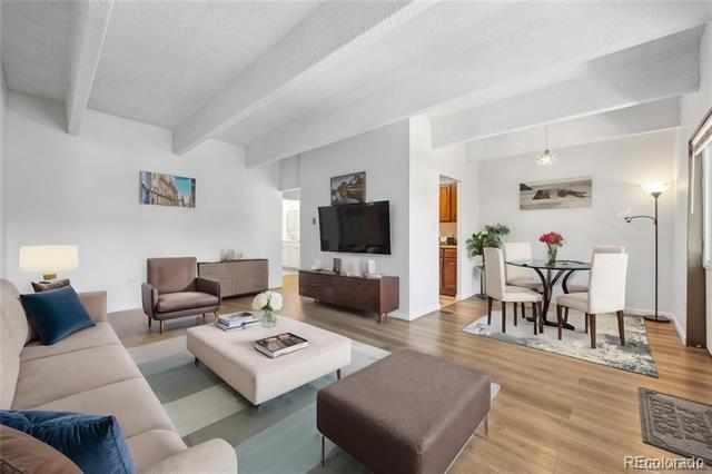 Foto del edificio - 384 S Ironton St