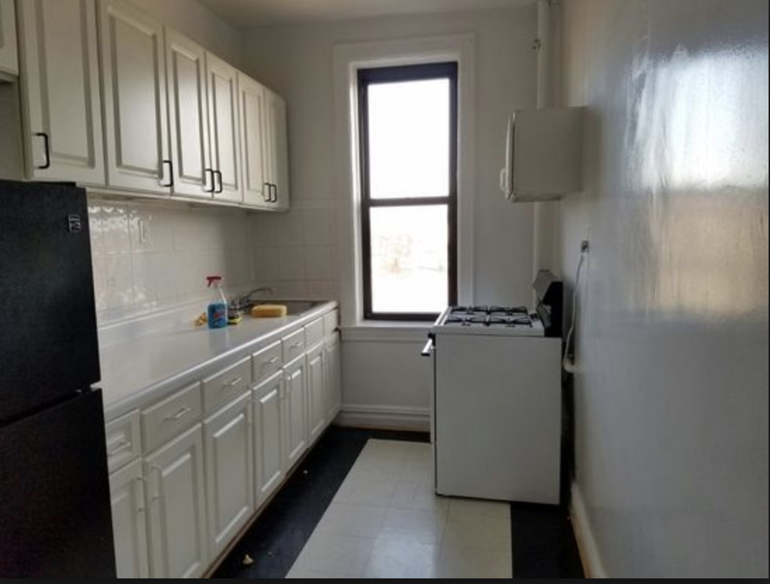 Primary Photo - 450 95th St
