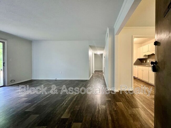 Foto del edificio - 2250 Sunderland Rd