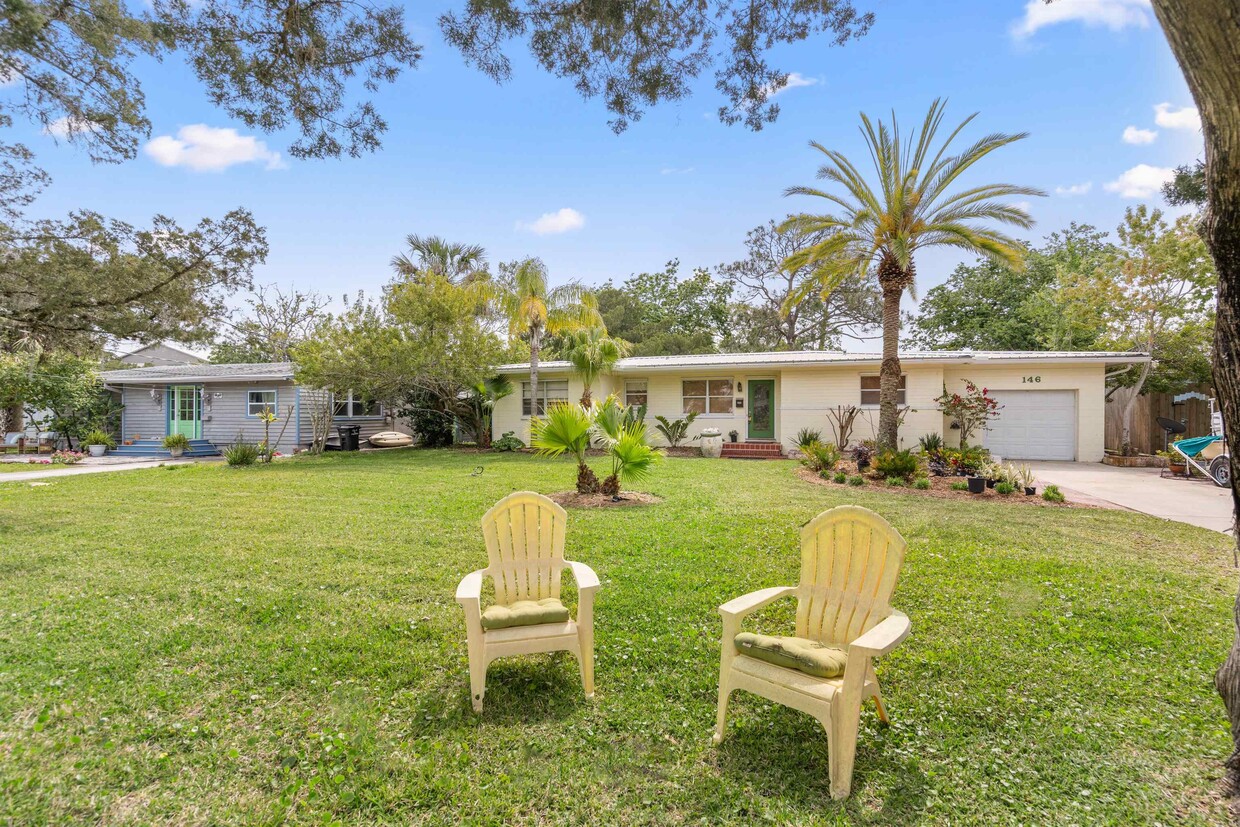 Foto principal - 146 Menendez Rd